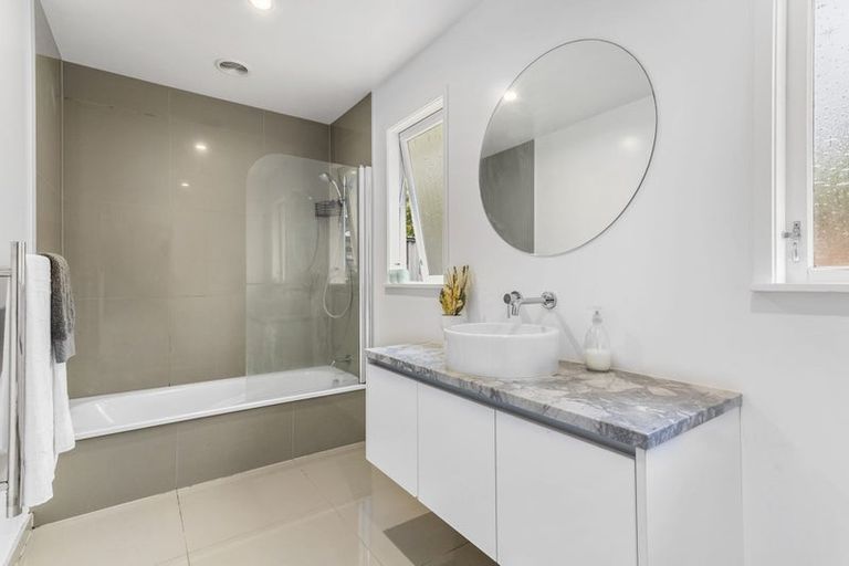Photo of property in 4 Mariana Place, Glen Eden, Auckland, 0602