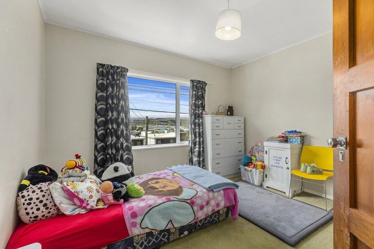 Photo of property in 168 Sutherland Road, Lyall Bay, Wellington, 6022