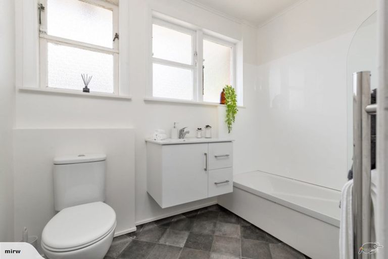 Photo of property in 15 Ngata Grove, Trentham, Upper Hutt, 5018