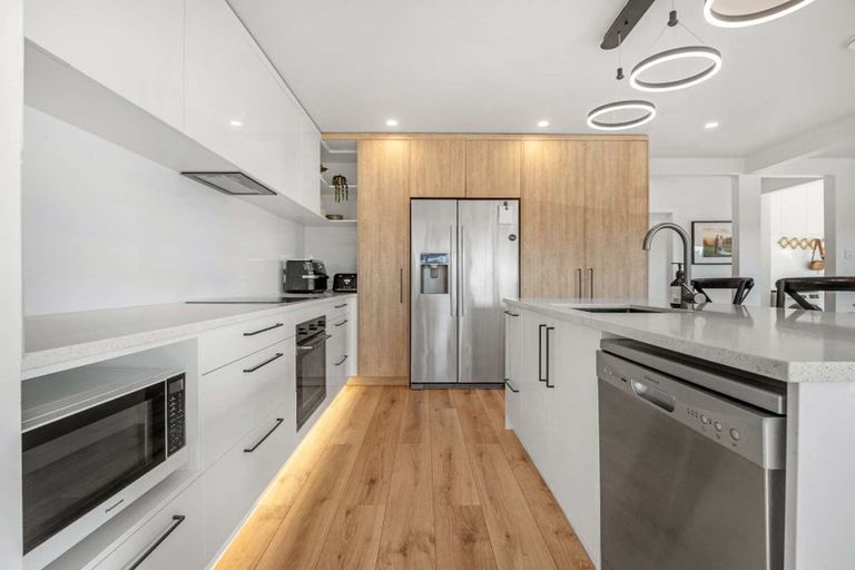 Photo of property in 20 Valley Road, Pukekohe, 2120