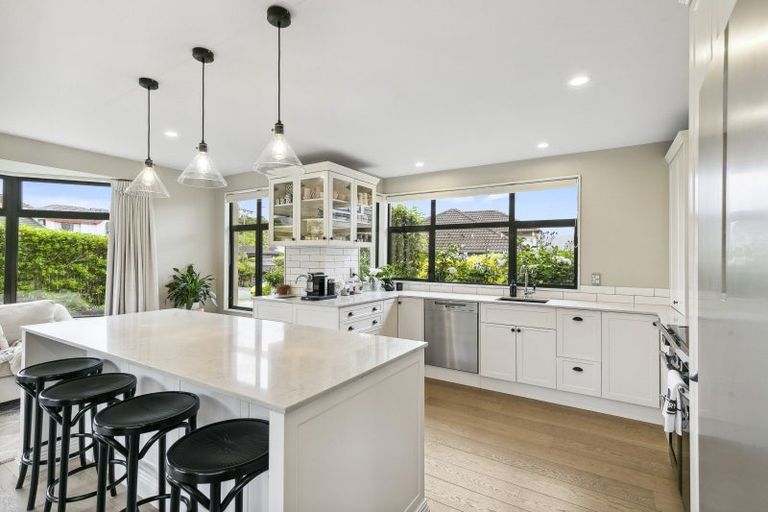 Photo of property in 125 Westchester Drive, Churton Park, Wellington, 6037