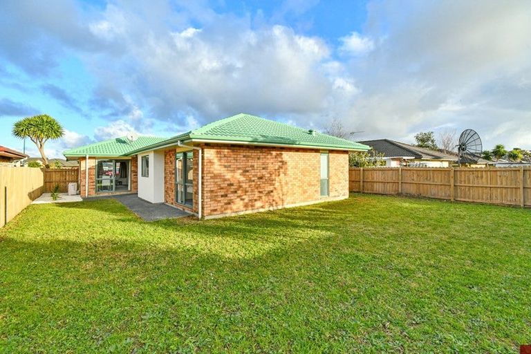 Photo of property in 10 Rock Daisy Crescent, Mangere, Auckland, 2022