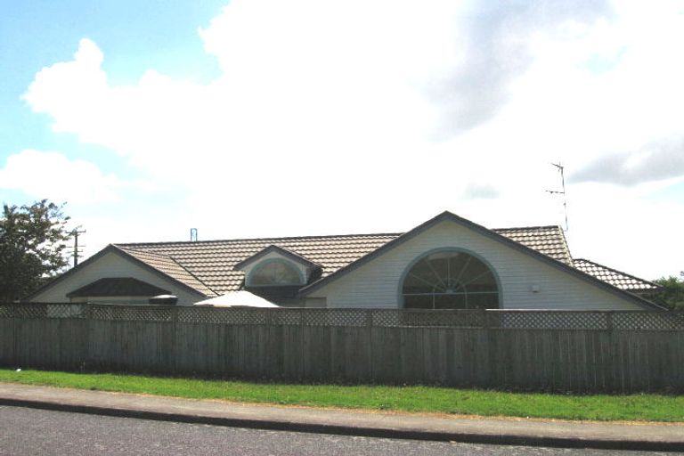 Photo of property in 33 Queen Mary Avenue, New Lynn, Auckland, 0600