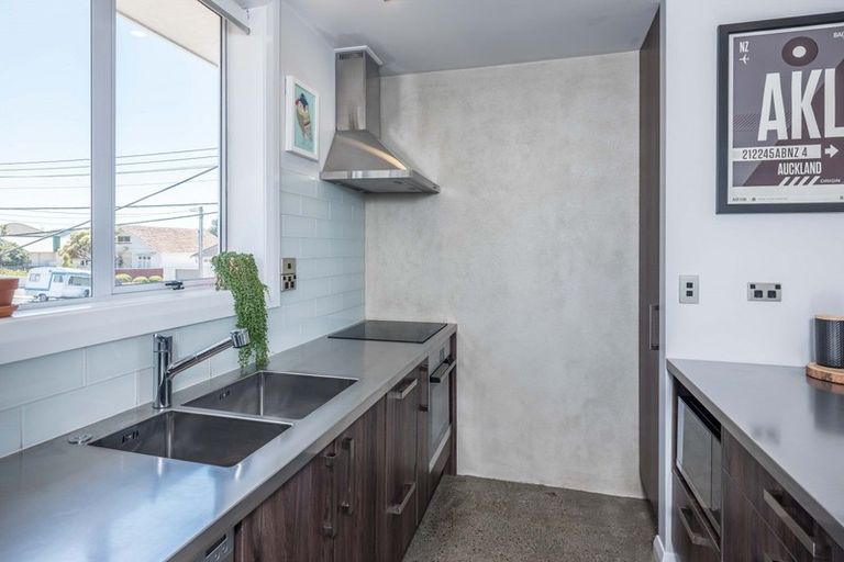 Photo of property in 10/76u Freyberg Street, Lyall Bay, Wellington, 6022