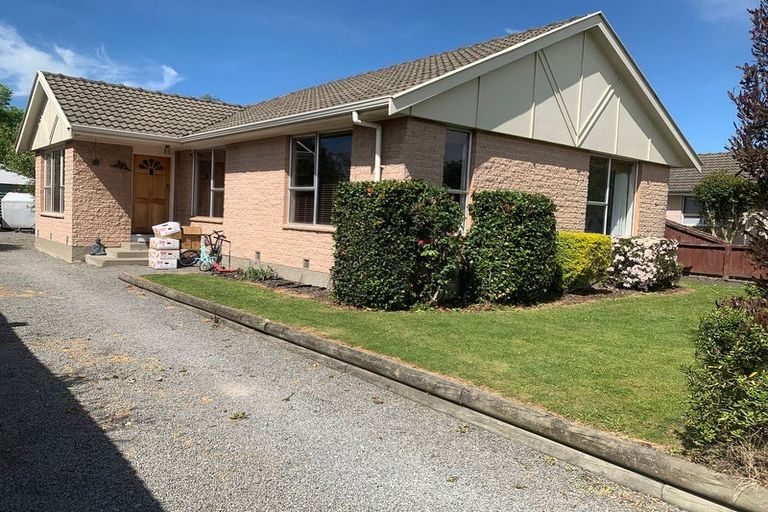 Photo of property in 64 Oakley Crescent, Hornby, Christchurch, 8042