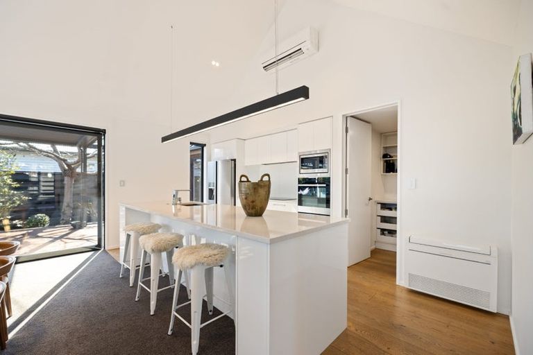 Photo of property in 18 Alpha Avenue, Strowan, Christchurch, 8052