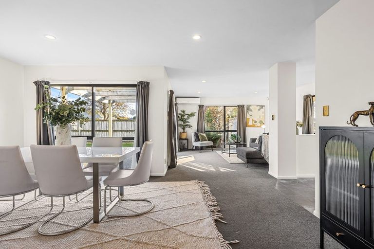 Photo of property in 2 Wendy Place, Heathcote Valley, Christchurch, 8022