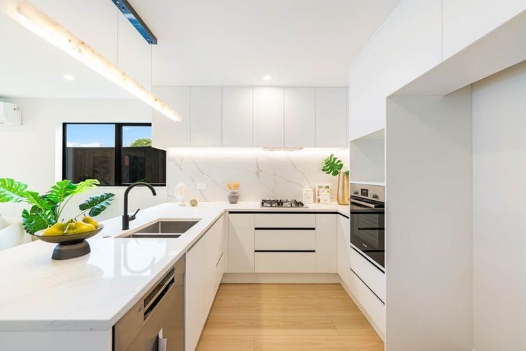 Photo of property in 31 Kurnell Drive, Botany Downs, Auckland, 2010