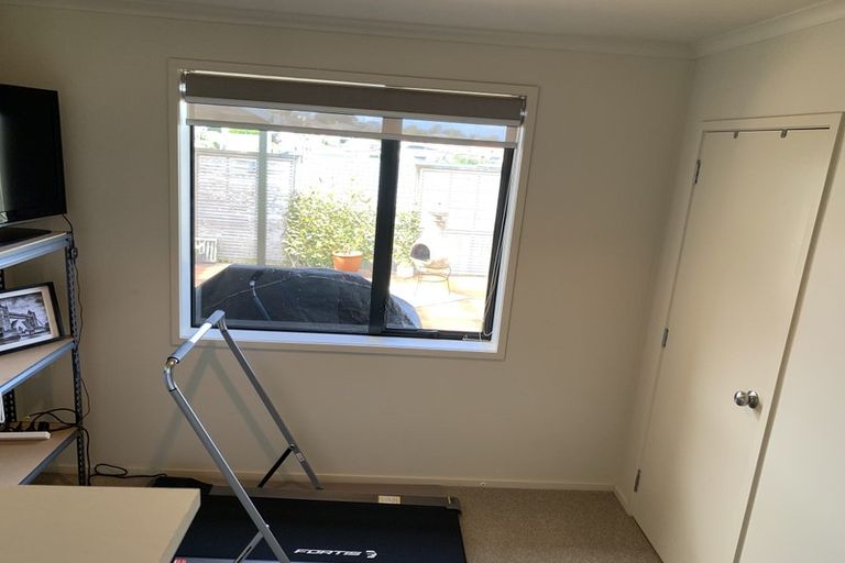 Photo of property in 9 Meharg Place, Fairview Heights, Auckland, 0632