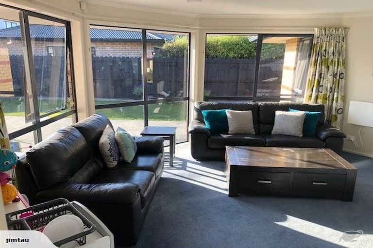 Photo of property in 33 Greig Place, Pukekohe, 2120