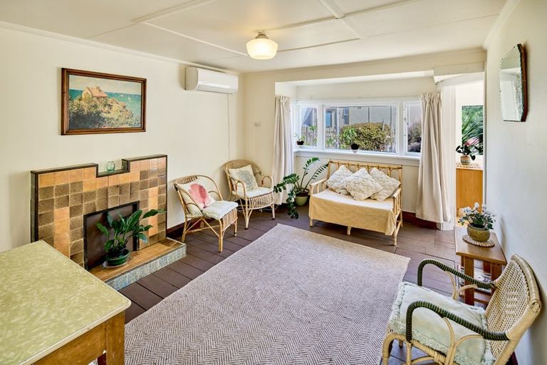 Photo of property in 48u4 Owhiro Bay Parade, Owhiro Bay, Wellington, 6023