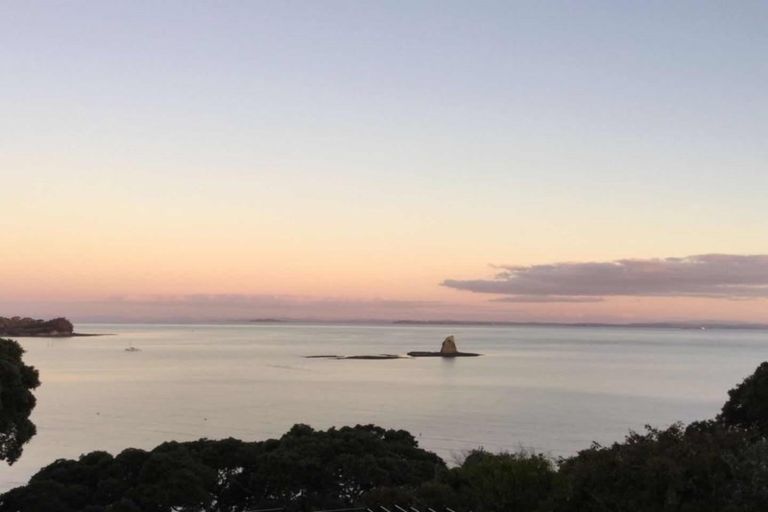 Photo of property in 1009 Whangaparaoa Road, Tindalls Beach, Whangaparaoa, 0930