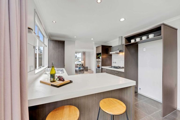 Photo of property in 30 The Track, Takanini, 2112