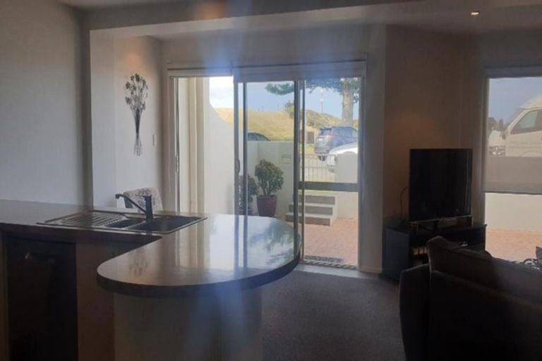 Photo of property in 45 Marine Parade, Mount Maunganui, 3116