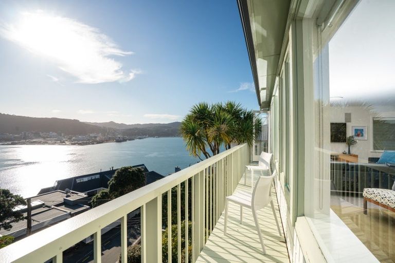 Photo of property in 37 The Crescent, Roseneath, Wellington, 6011