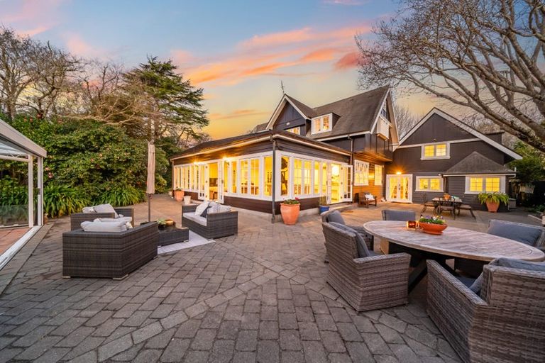 Photo of property in 291 Fergusson Drive, Heretaunga, Upper Hutt, 5018