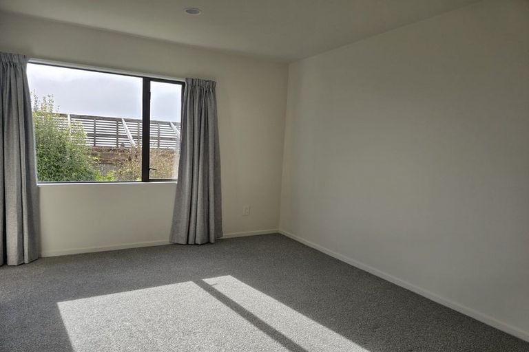 Photo of property in 2/17 Belleview Terrace, Mount Pleasant, Christchurch, 8081