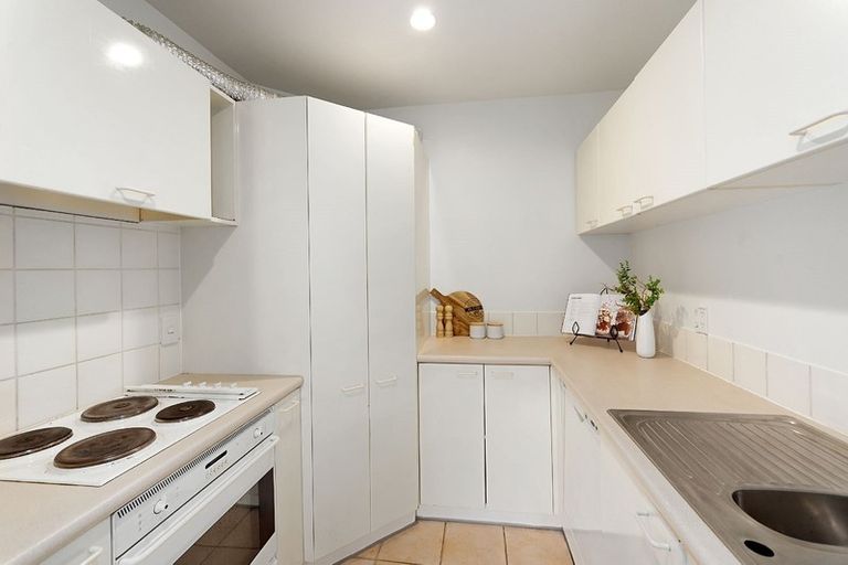 Photo of property in 2/44 Peterborough Street, Christchurch Central, Christchurch, 8013