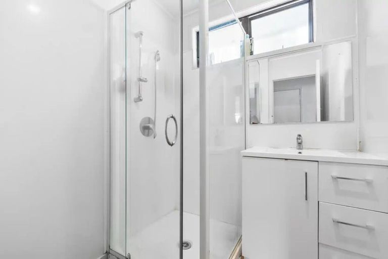 Photo of property in 1/20 Burundi Avenue, Clendon Park, Auckland, 2103