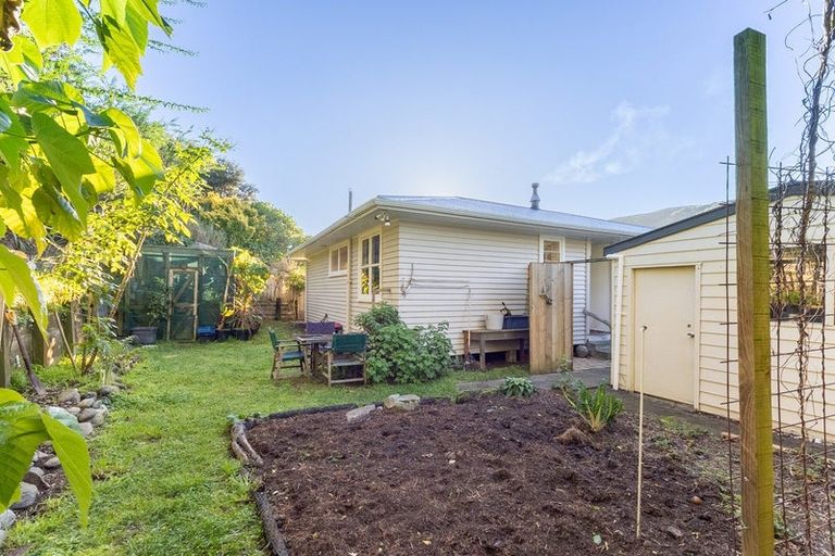 Photo of property in 5 Leinster Avenue, Raumati South, Paraparaumu, 5032