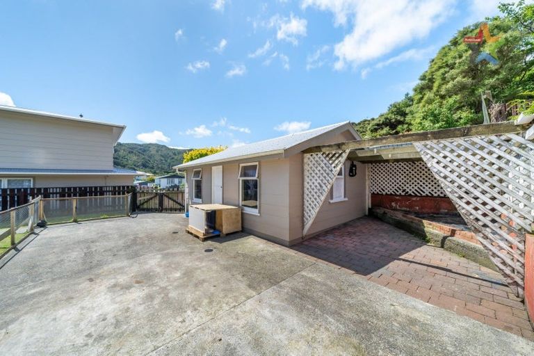 Photo of property in 20 Manurewa Grove, Wainuiomata, Lower Hutt, 5014