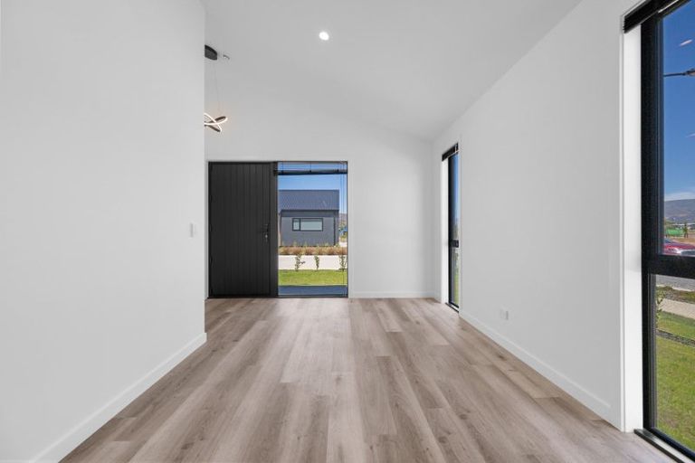 Photo of property in 1 Hadley Place, Cromwell, 9310