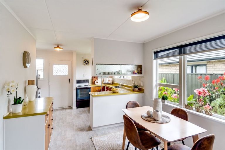 Photo of property in 2/39 Cassino Crescent, Onekawa, Napier, 4110