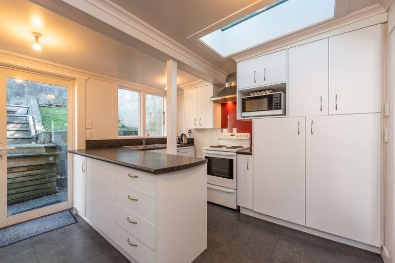 Photo of property in 13 Devon Street, Aro Valley, Wellington, 6021