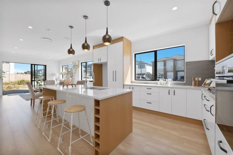 Photo of property in 53 Ksenia Drive, Flat Bush, Auckland, 2019