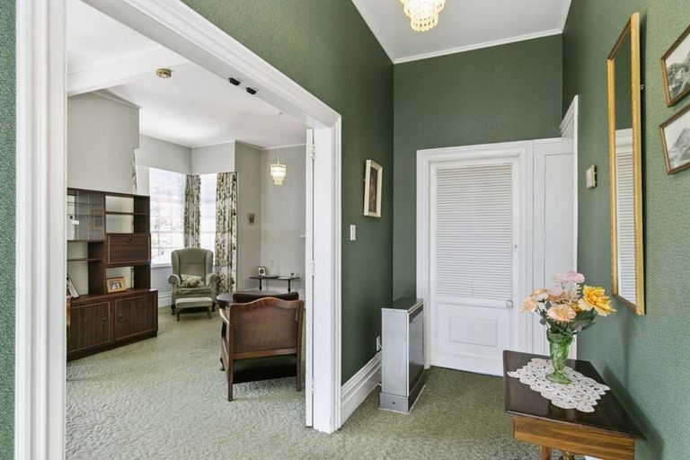 Photo of property in 236 Ohiro Road, Brooklyn, Wellington, 6021