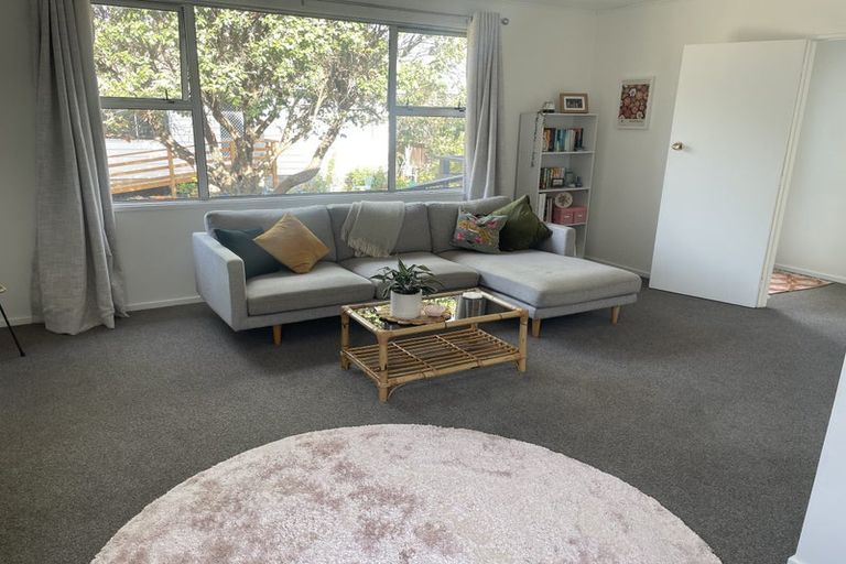 Photo of property in 176 Queens Drive, Lyall Bay, Wellington, 6022