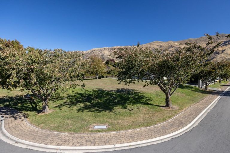 Photo of property in 22 Hyland Street, Wanaka, 9305