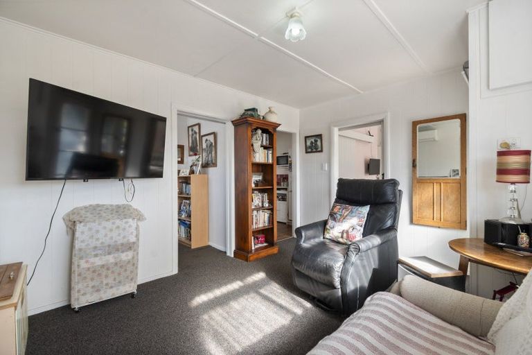 Photo of property in 12 Union Street, Foxton, 4814