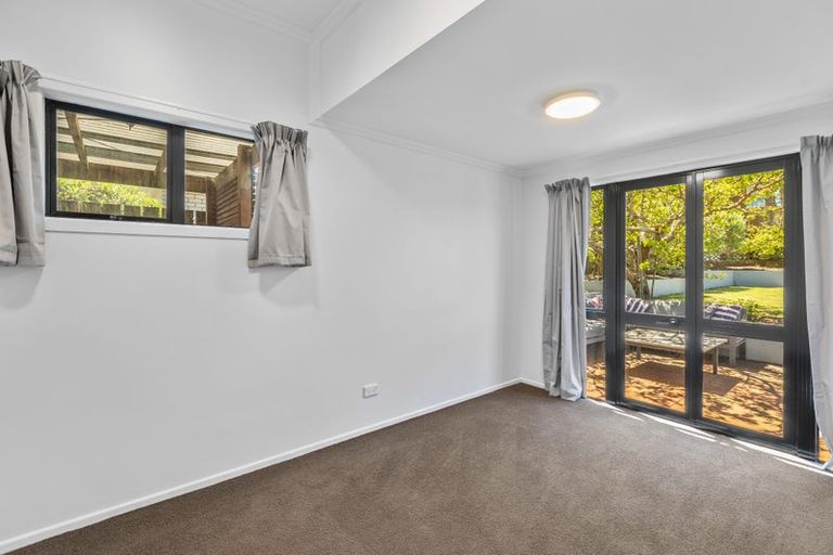 Photo of property in 49 Paynters Avenue, Strandon, New Plymouth, 4312