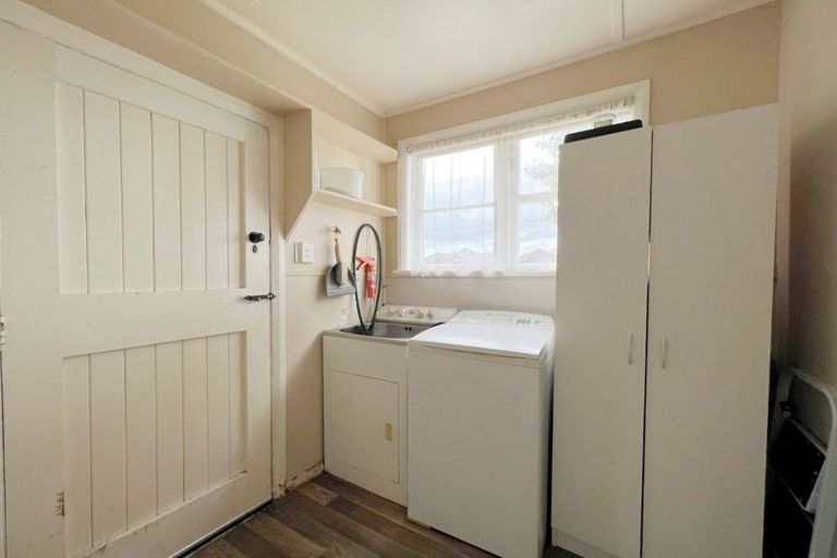 Photo of property in 37 Old Farm Road, Hamilton East, Hamilton, 3216