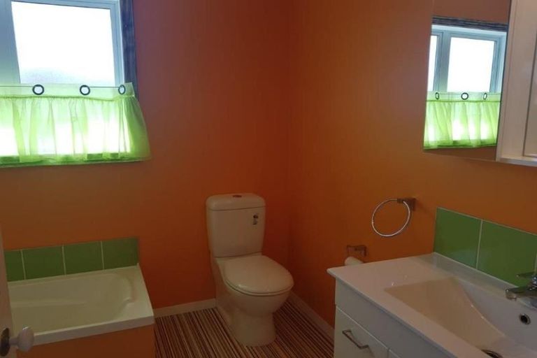 Photo of property in 5 Greendale Avenue, Avonhead, Christchurch, 8042