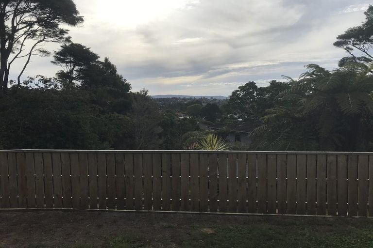 Photo of property in 38 Highland Avenue, Titirangi, Auckland, 0604