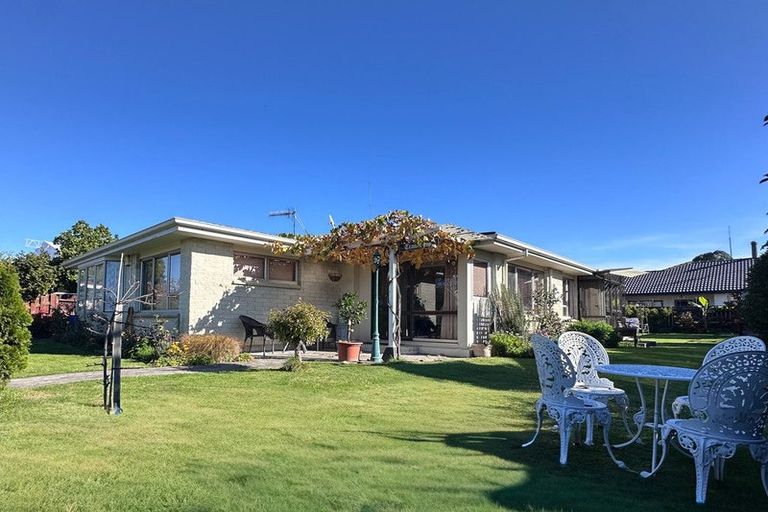 Photo of property in 28 Trigg Crescent, Taradale, Napier, 4112
