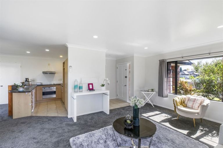 Photo of property in 19 Old Park Place, Takanini, 2112