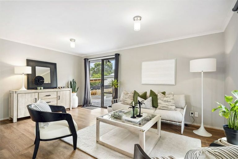 Photo of property in 2/14 Moxham Grove, Massey, Auckland, 0614