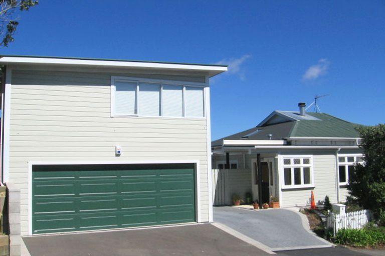 Photo of property in 9 West Road, Northland, Wellington, 6012