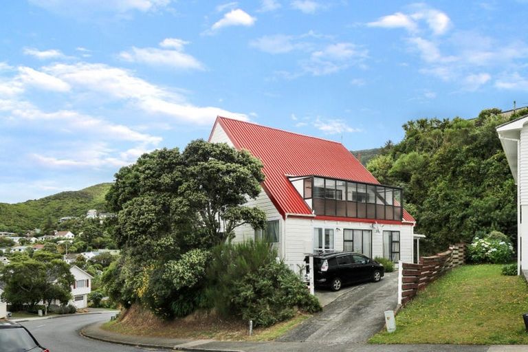 Photo of property in 39 Thurleigh Grove, Karori, Wellington, 6012