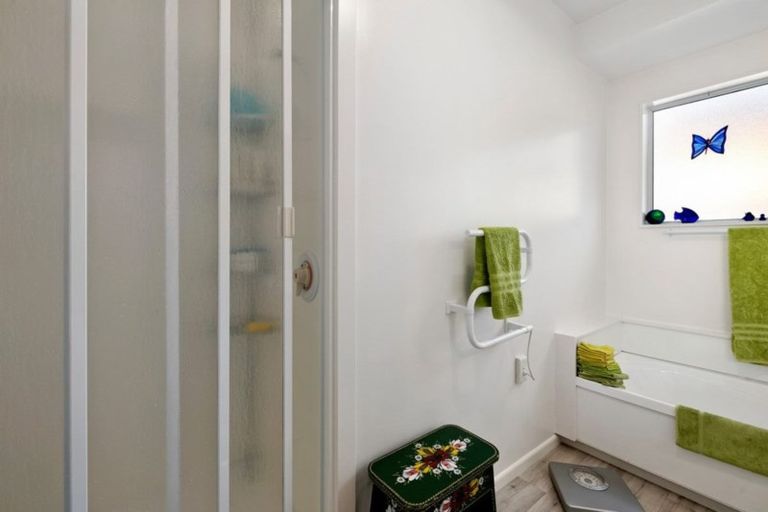Photo of property in 25f1- Lane Street, Wallaceville, Upper Hutt, 5018