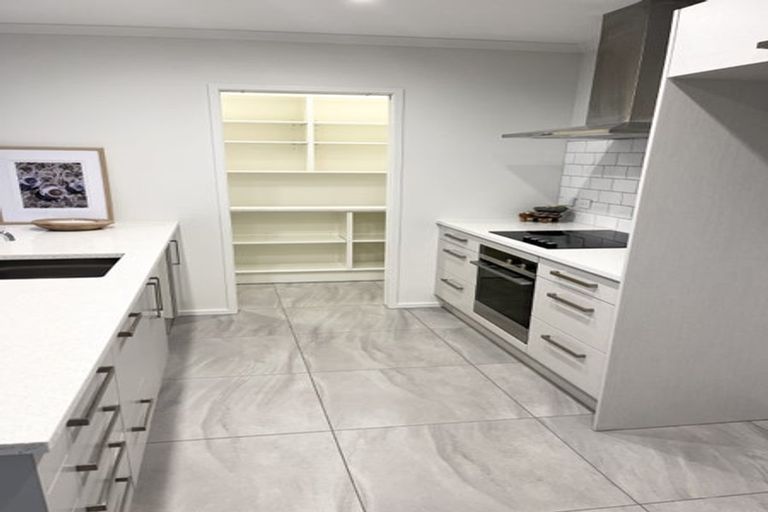 Photo of property in 8 Benmore Place, Poraiti, Napier, 4112