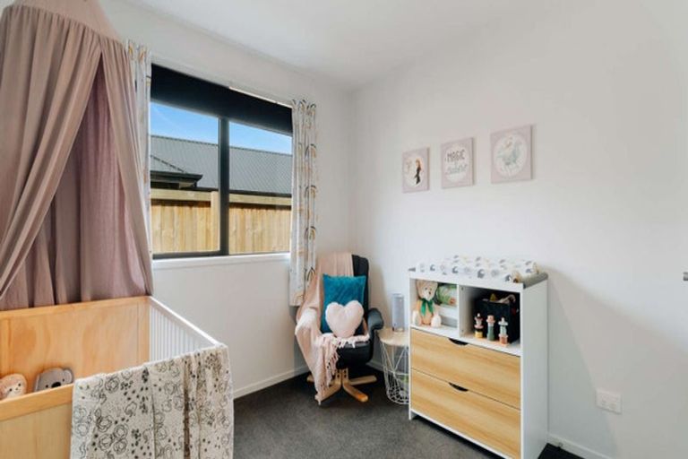Photo of property in 20 Fallow Street, Jacks Point, 9371