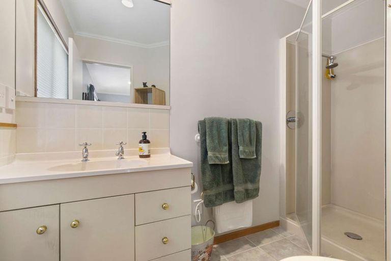 Photo of property in 8 Hoyte Place, Pukehangi, Rotorua, 3015