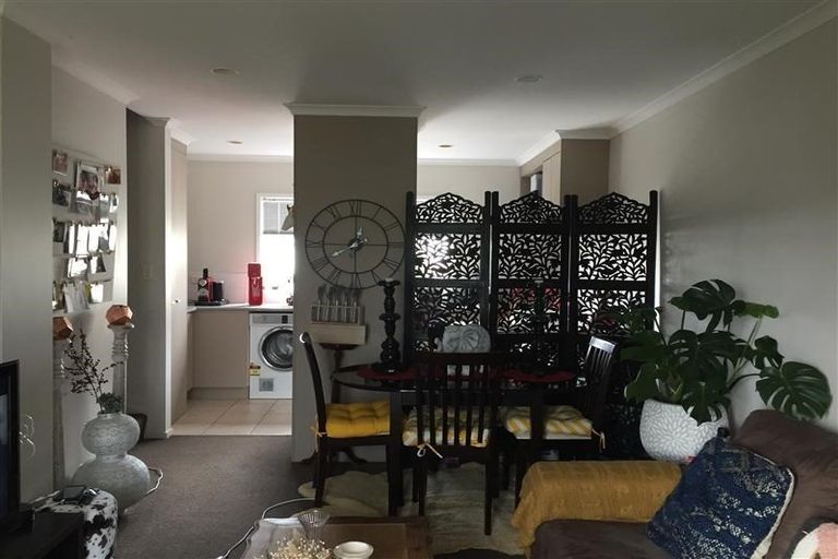 Photo of property in 5/4 Keeling Road, Henderson, Auckland, 0612