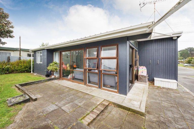 Photo of property in 79 Nash Parade, Foxton Beach, Foxton, 4815