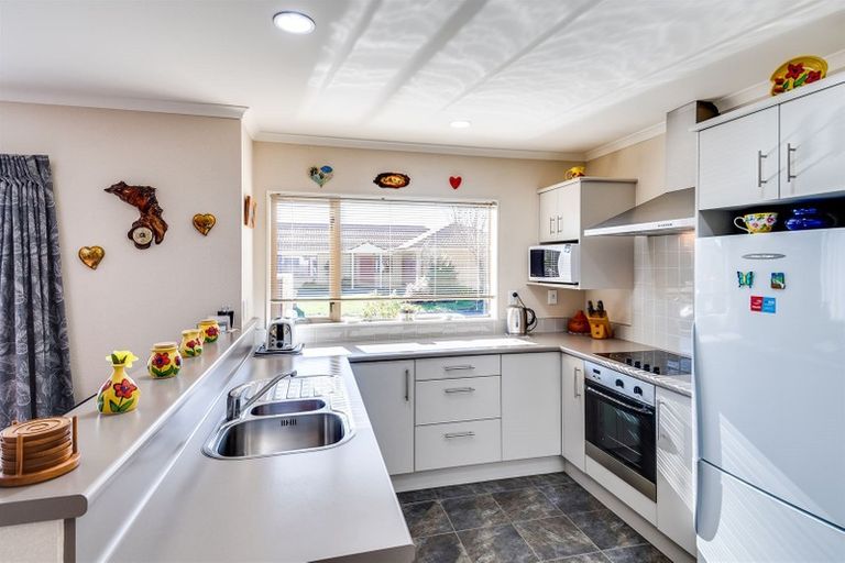 Photo of property in 4 Blythfield Place, Taradale, Napier, 4112