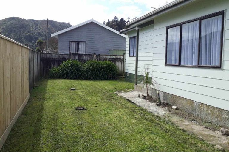 Photo of property in 1f2 Glenbrook Grove, Naenae, Lower Hutt, 5011